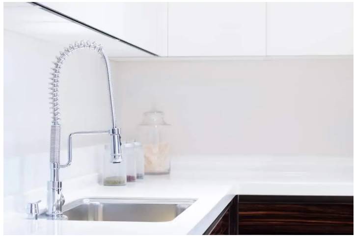 Fireclay Vs Stainless Steel Sink Which Is Better   Image001 24 